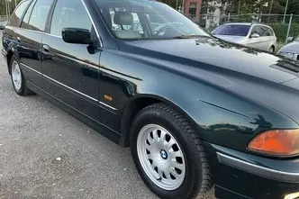 BMW 523, petrol, automatic, rear-wheel drive