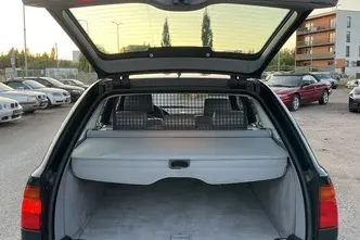 BMW 523, petrol, automatic, rear-wheel drive
