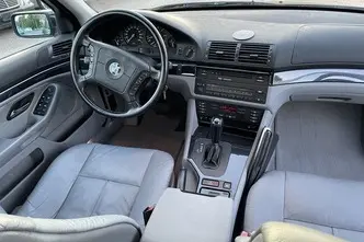 BMW 523, petrol, automatic, rear-wheel drive