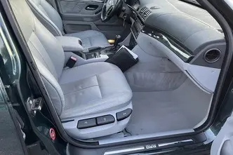 BMW 523, petrol, automatic, rear-wheel drive