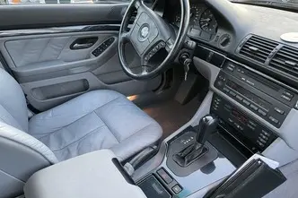 BMW 523, petrol, automatic, rear-wheel drive