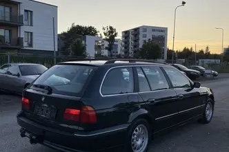 BMW 523, petrol, automatic, rear-wheel drive