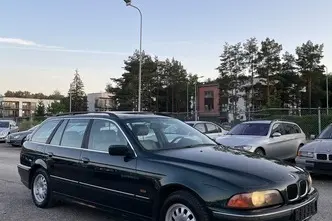 BMW 523, petrol, automatic, rear-wheel drive
