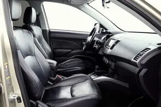 Mitsubishi Outlander, 2.4, 169 kW, bensiin, automaat, nelikvedu