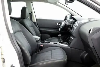 Nissan Qashqai, 1.6, 114 kW, petrol, manual, front-wheel drive