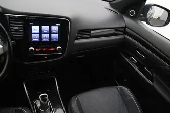 Mitsubishi Outlander, 2.4, 99 kW, pistikhübriid, automaat, nelikvedu