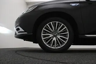Mitsubishi Outlander, 2.4, 99 kW, pistikhübriid, automaat, nelikvedu