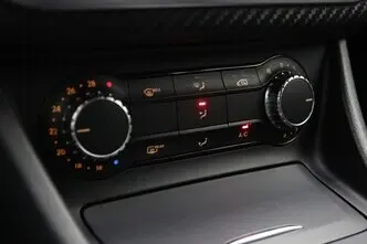 Mercedes-Benz A 180, 1.6, 90 kW, bensiin, automaat, esivedu