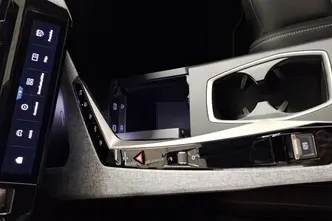 Peugeot E-3008, 155 kW, elekter, automaat, esivedu
