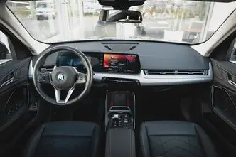 BMW iX1, 150 kW, elekter, automaat, esivedu