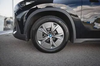 BMW iX1, 150 kW, elekter, automaat, esivedu