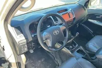 Toyota Hilux, 106 kW, diisel, manuaal
