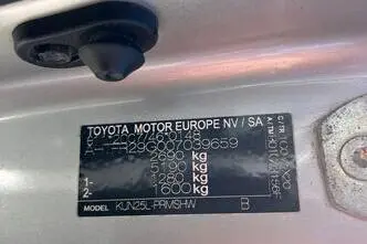Toyota Hilux, 106 kW, diisel, manuaal