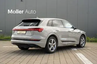 Audi e-tron, 300 kW, электричество, автомат, полный привод