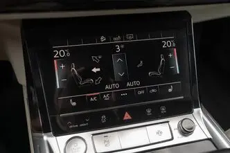 Audi e-tron, 300 kW, электричество, автомат, полный привод