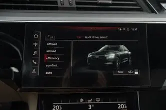 Audi e-tron, 300 kW, электричество, автомат, полный привод
