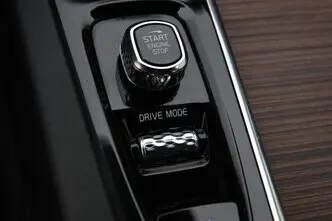 Volvo XC60, 2.0, 251 kW, подключаемый гибрид, автомат, полный привод