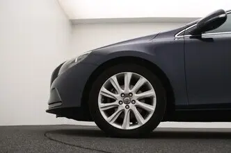 Volvo V40, 1.6, 110 kW, bensiin, manuaal, esivedu