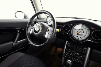 MINI Cooper, 1.6, 89 kW, bensiin, automaat, esivedu