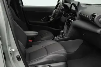 Toyota Yaris Cross, 1.5, 68 kW, гибрид, автомат, полный привод