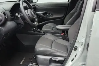 Toyota Yaris Cross, 1.5, 68 kW, гибрид, автомат, полный привод
