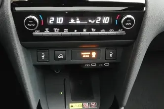 Toyota Yaris Cross, 1.5, 68 kW, гибрид, автомат, полный привод