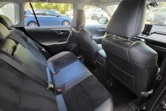Toyota RAV4, 2.5, 131 kW, hybrid, automatic, front-wheel drive