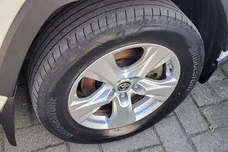 Toyota RAV4, 2.5, 131 kW, hybrid, automatic, front-wheel drive