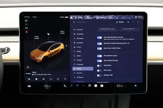 Tesla Model Y, 155 kW, elekter, automaat, nelikvedu