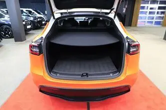 Tesla Model Y, 155 kW, elekter, automaat, nelikvedu