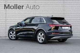 Audi e-tron, 300 kW, электричество, автомат, полный привод