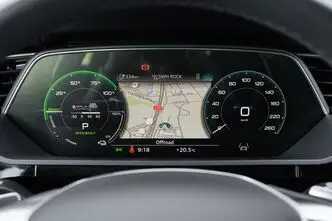 Audi e-tron, 300 kW, электричество, автомат, полный привод