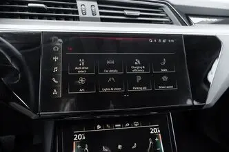Audi e-tron, 300 kW, электричество, автомат, полный привод