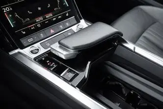 Audi e-tron, 300 kW, электричество, автомат, полный привод