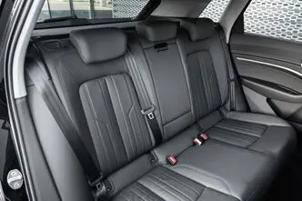 Audi e-tron, 300 kW, электричество, автомат, полный привод