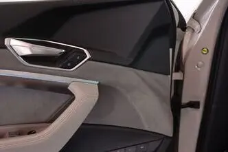 Audi e-tron, 158 kW, электричество, автомат, полный привод