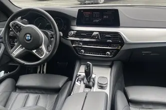 BMW 530, 2.0, 135 kW, гибрид, автомат, задний привод