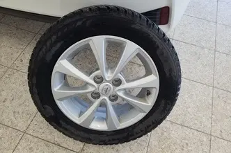 Toyota Yaris, 1.5, 82 kW, bensiin, manuaal, esivedu
