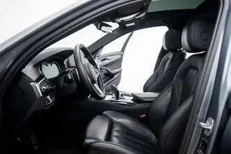 BMW 530, 2.0, 185 kW, автомат, задний привод