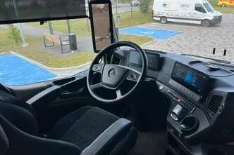 Mercedes-Benz Actros, 12.8, 330 kW, diisel, automaat, tagavedu