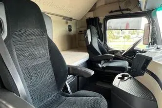 Mercedes-Benz Actros, 12.8, 330 kW, diisel, automaat, tagavedu