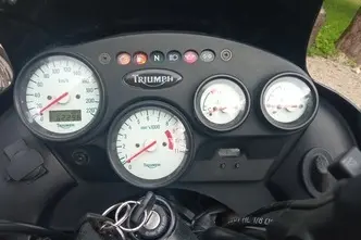 Triumph TIGER 885I, 0.9, 61 kW, bensiin, manuaal, tagavedu