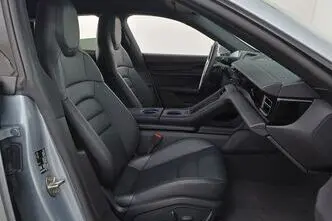 Porsche Taycan, 350 kW, electric, automatic, four-wheel drive