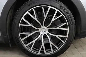 Porsche Taycan, 350 kW, electric, automatic, four-wheel drive