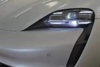 Porsche Taycan, 350 kW, electric, automatic, four-wheel drive