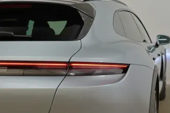 Porsche Taycan, 350 kW, electric, automatic, four-wheel drive