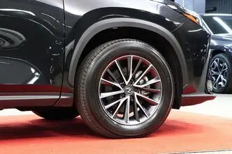 Lexus NX 350h, 2.5, 140 kW, hybrid, automatic, front-wheel drive