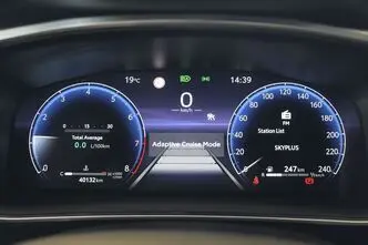 Toyota Corolla, 1.5, 92 kW, бензин, механическая, передний привод