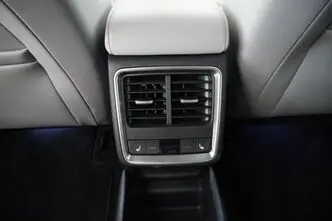 Škoda, 210 kW, elekter, automaat, tagavedu