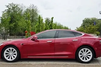 Tesla Model S, 386 kW, electric, automatic, four-wheel drive